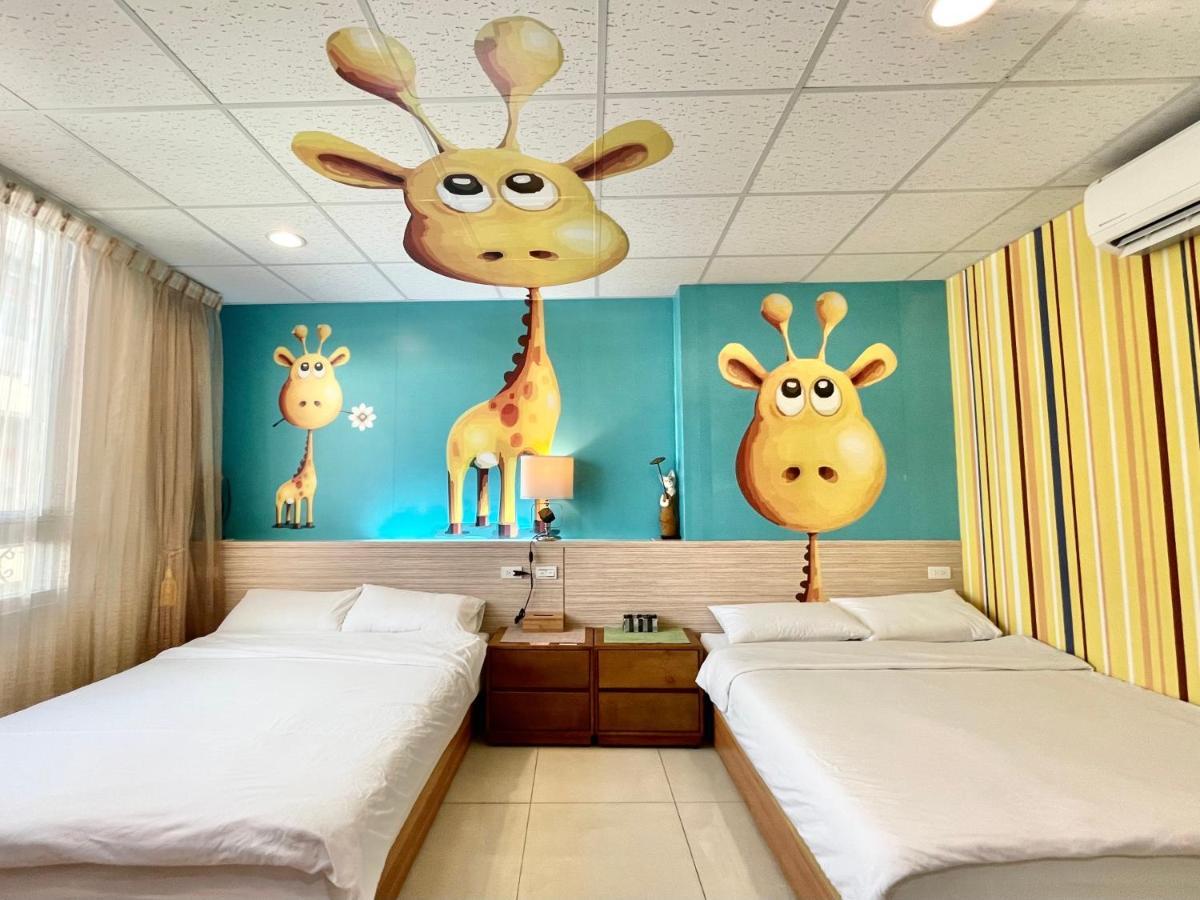 斑比bambi Hotel Тайнан Екстериор снимка