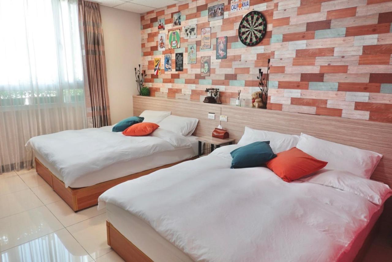 斑比bambi Hotel Тайнан Екстериор снимка