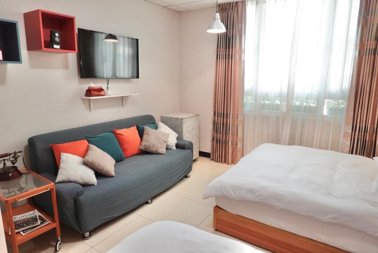 斑比bambi Hotel Тайнан Екстериор снимка