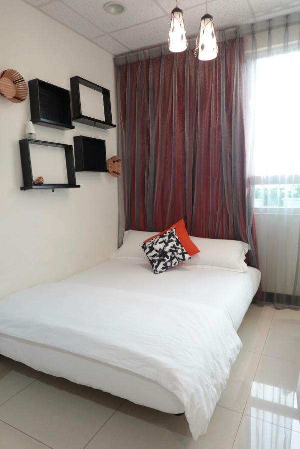 斑比bambi Hotel Тайнан Екстериор снимка